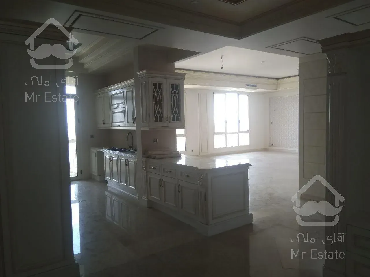 آپارتمان 280  متری فرمانیه کامرانیه شمالی