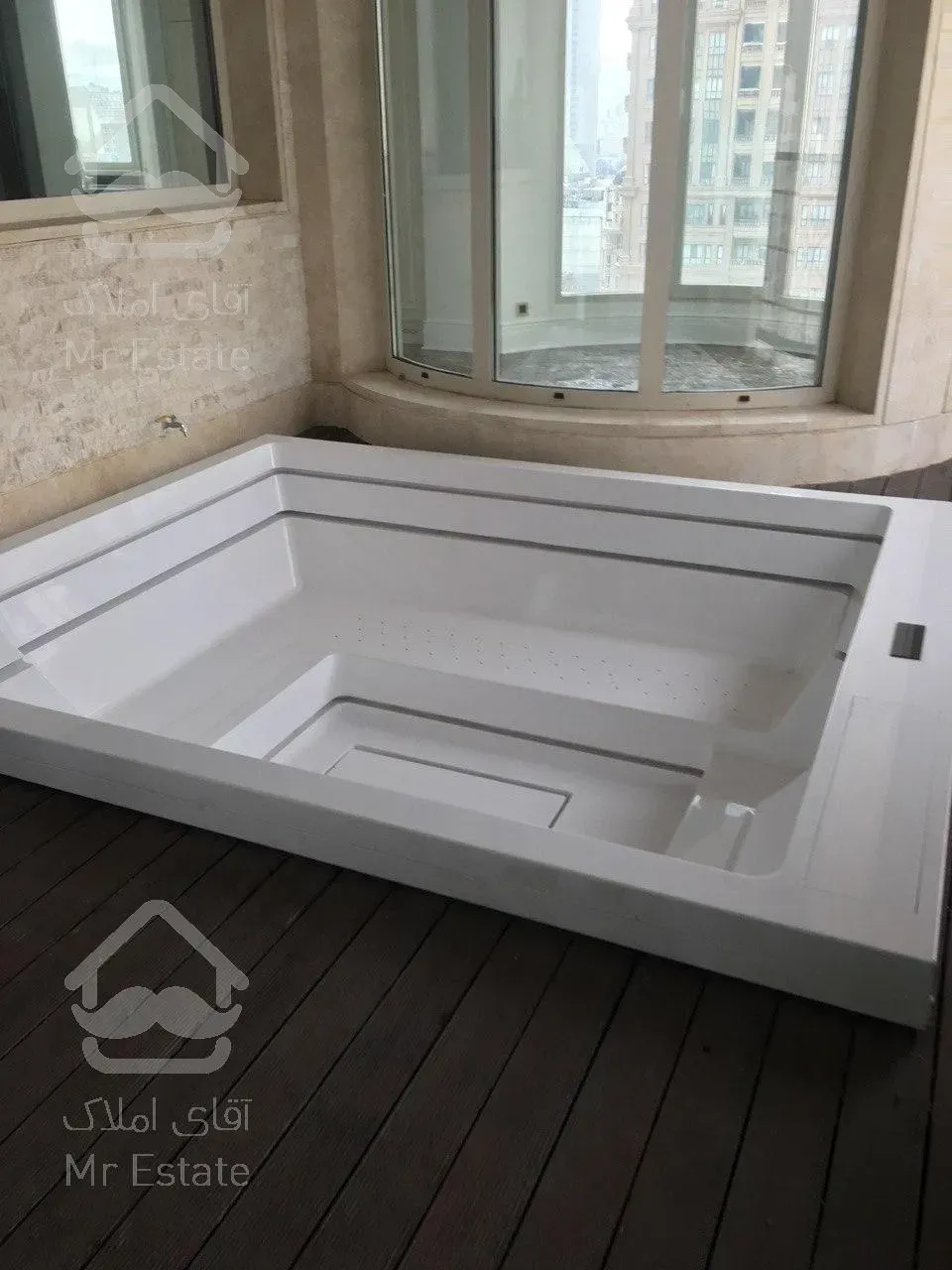 خرید 420 متر در بهترین آپارتمان منطقه در فرمانیه سنبل