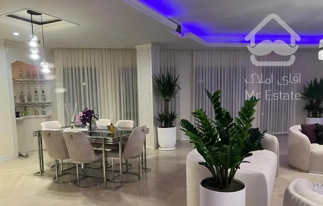 ۲۲۰ متر/۳خ/مستر /۳ساله/۲پارکینگ