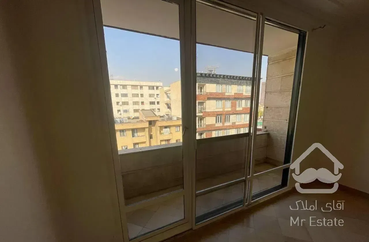 آپارتمان۱۳۰متری سه خوابه