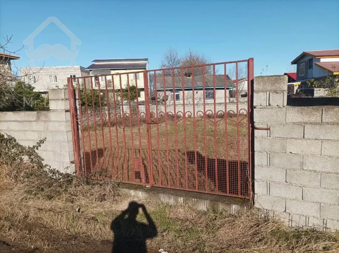 زمین ۳۷۰ متری