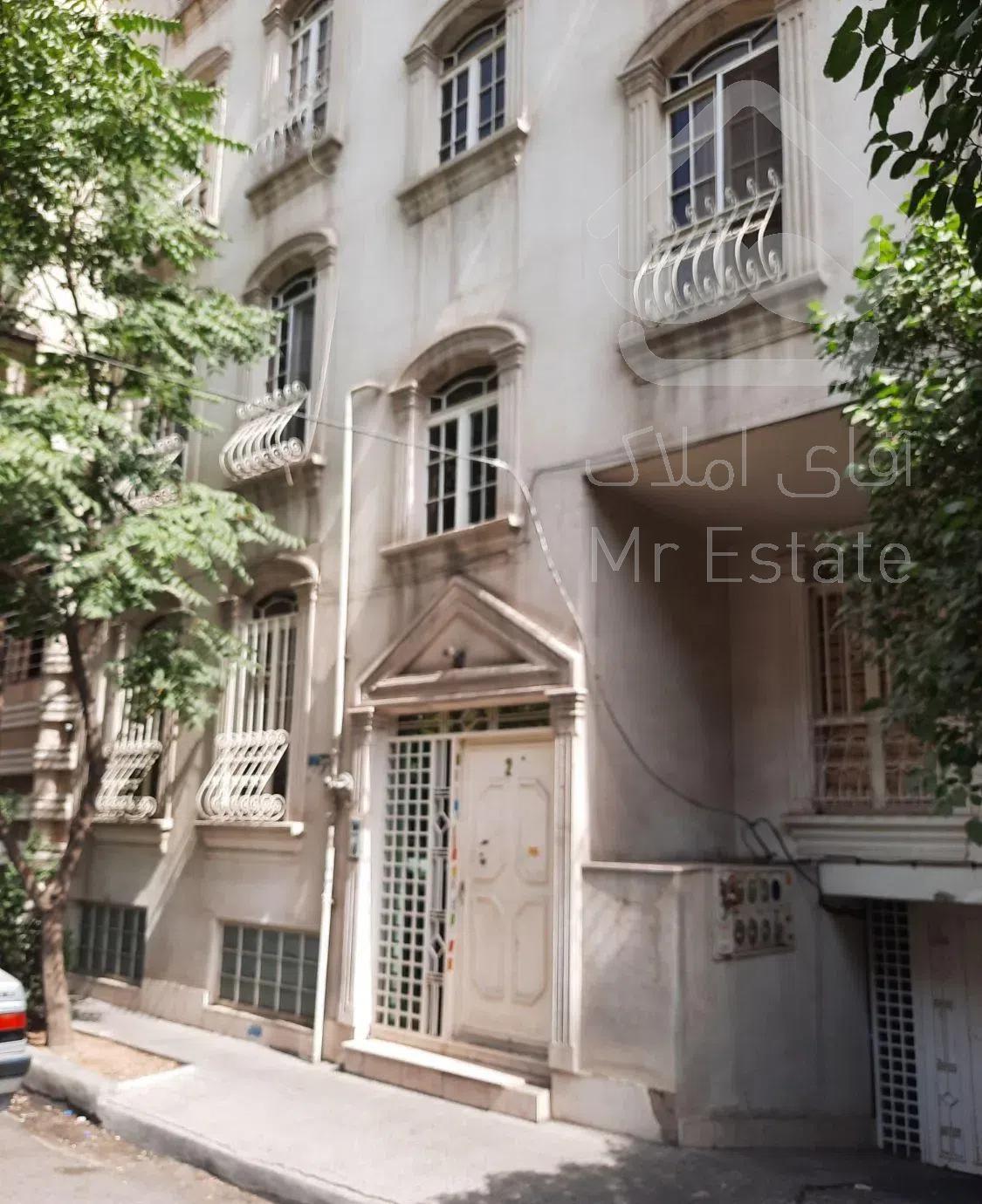 ۱۳۵ متر ۳ خوابه صرافهای جنوبی