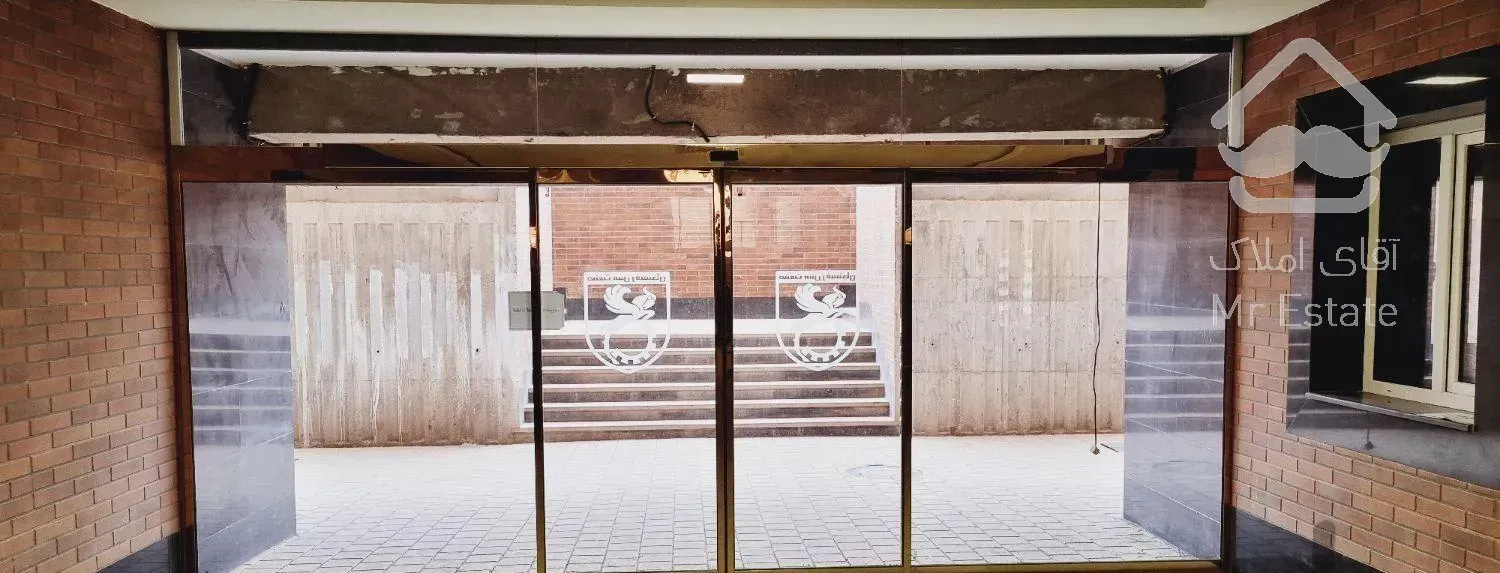 انواع درب اتوماتیک و شیشه سکوریت با ۴ ماه