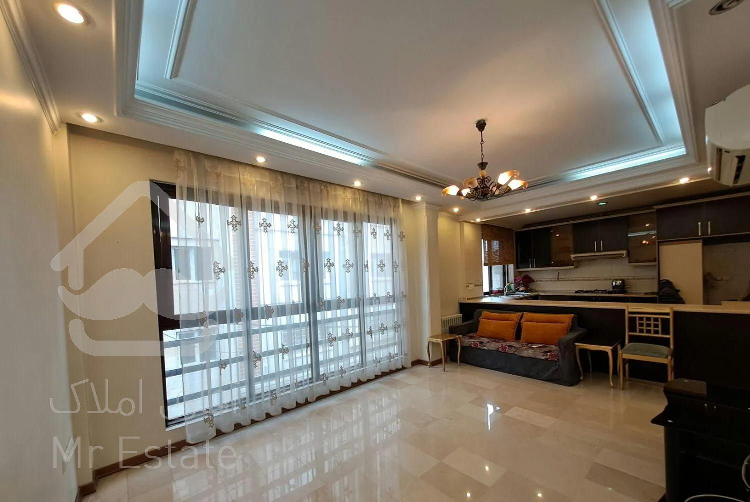 قلهک 70متر ،10ساله، آفتابگیر وپرده خور