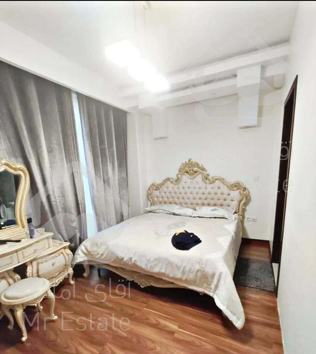 ۱۴۷متر افتخاری/نوساز/روف گاردن