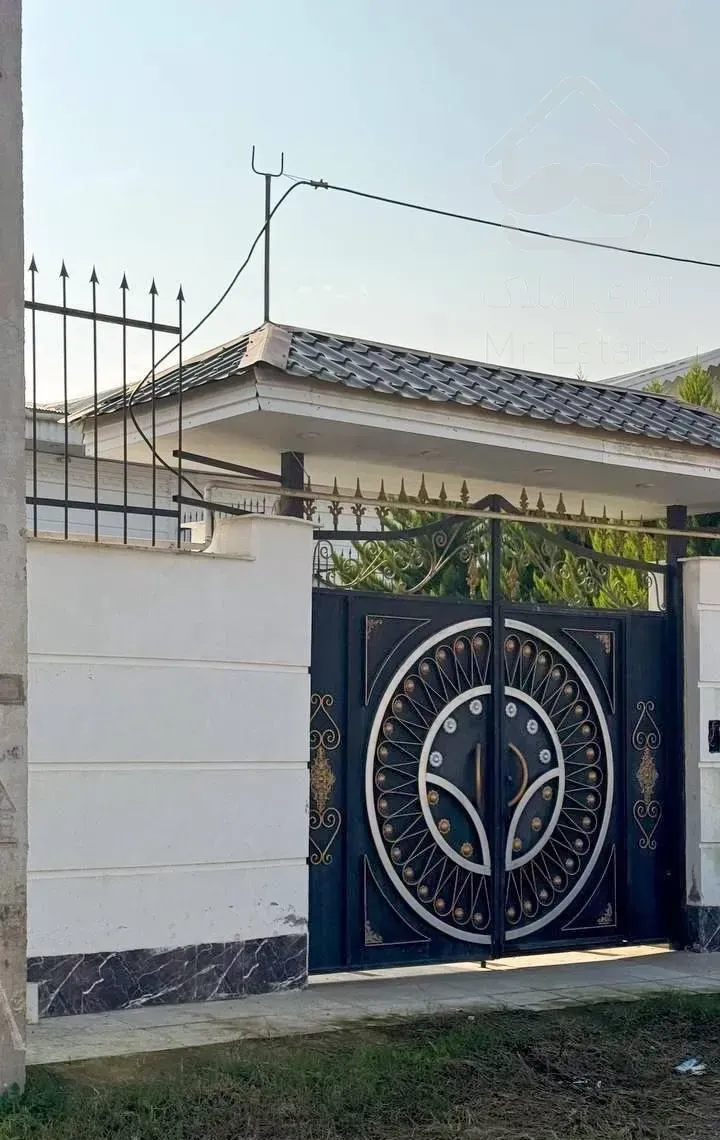 ویلا فرنیش با سند تک برگ در خیابان ساحلی