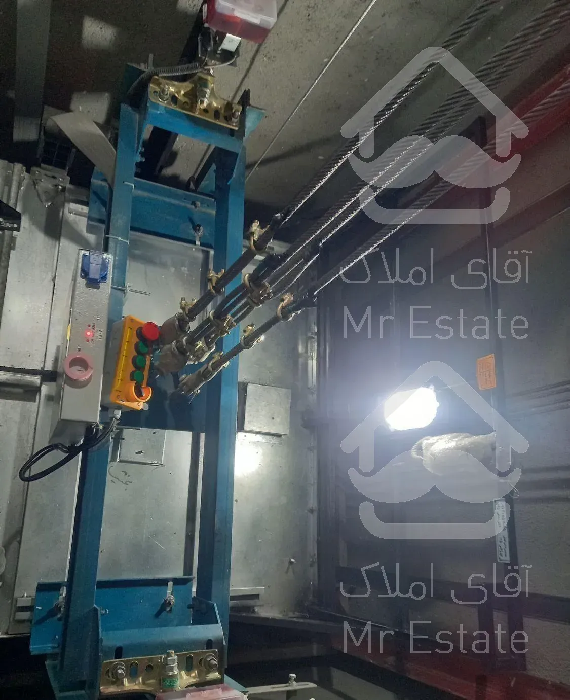 نصب و تعمیرات انواع آسانسور