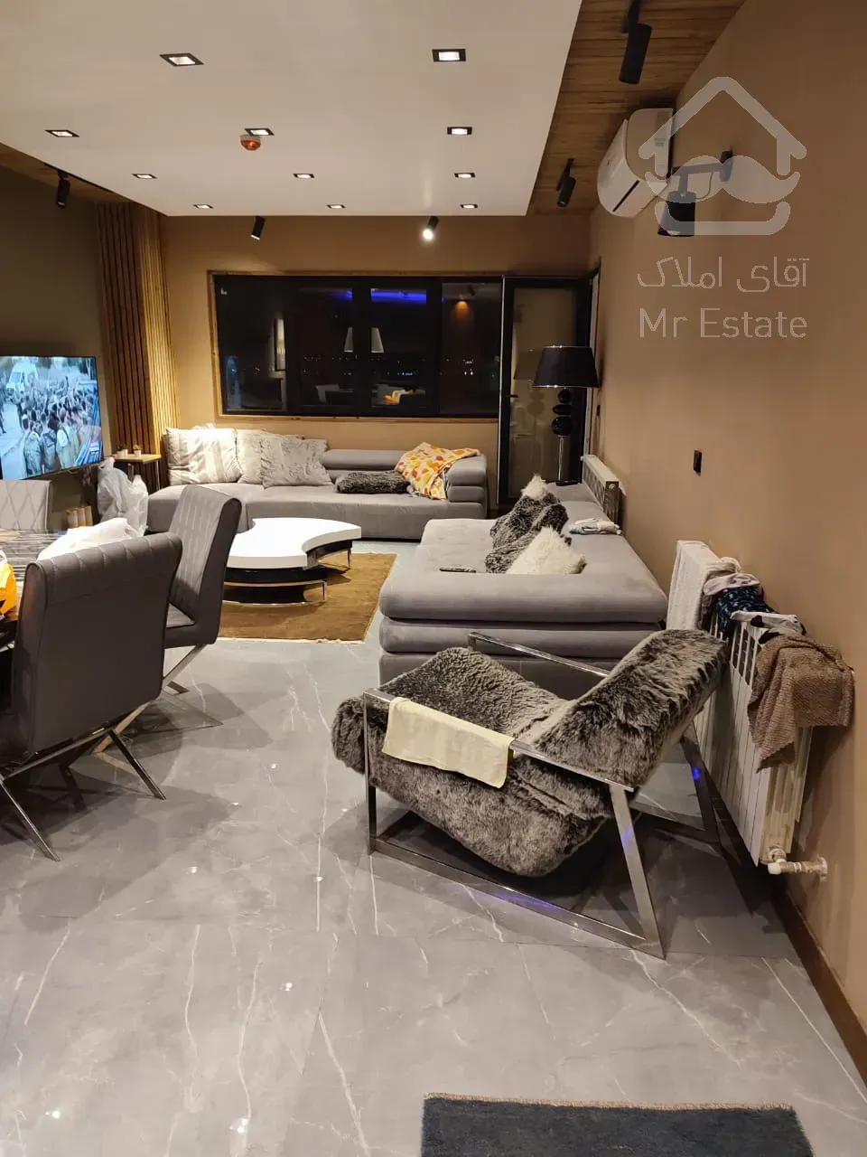 فروش واحد در برج طاووس منطقه ازاد