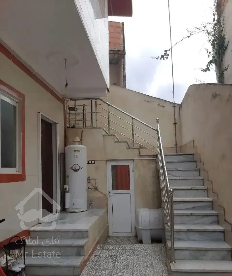 خانه دوطبقه در پایین دزا