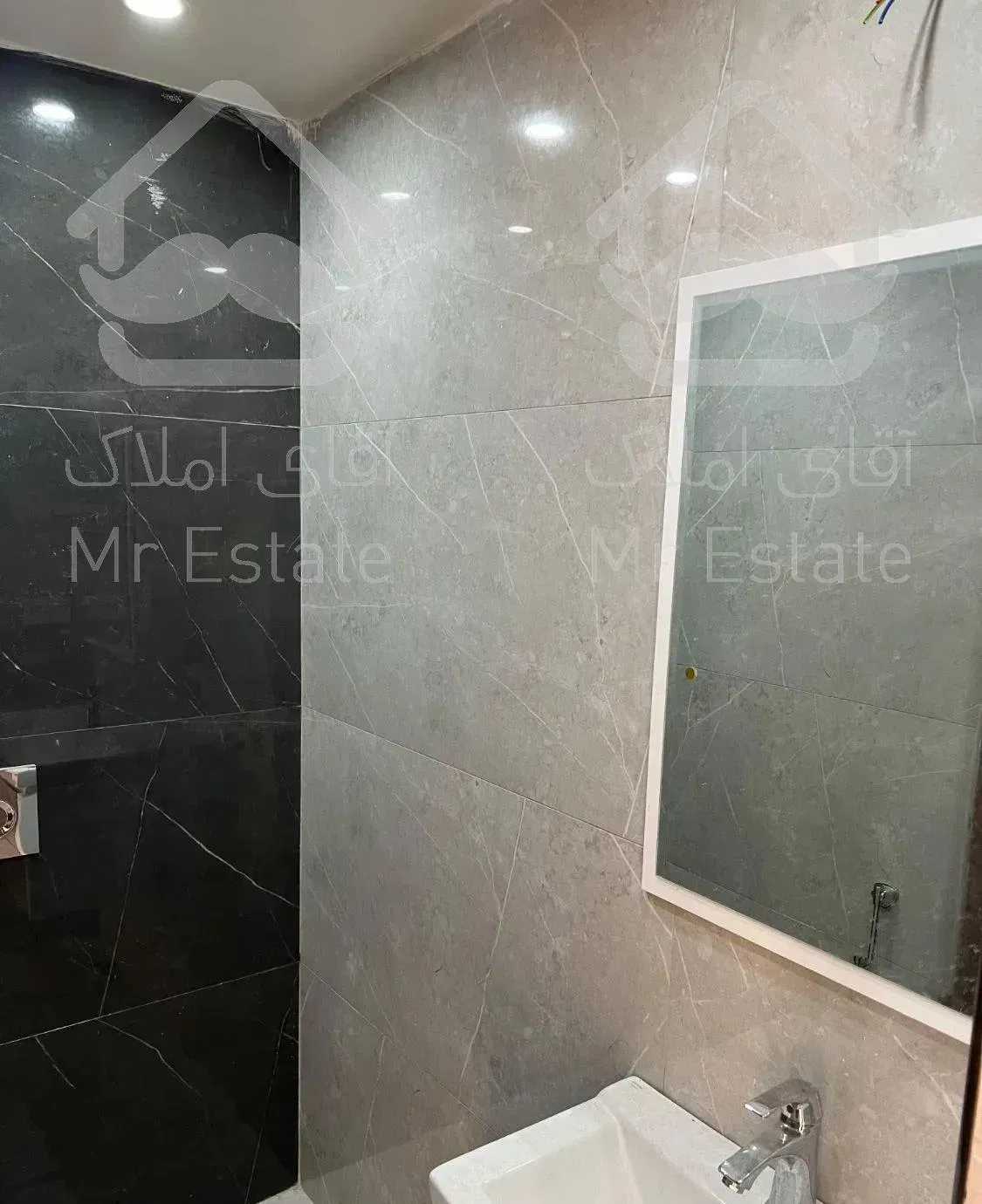 * خواجه عبدالله ۱۰۲متر' نوساز - ۲پارکینگ سندی *