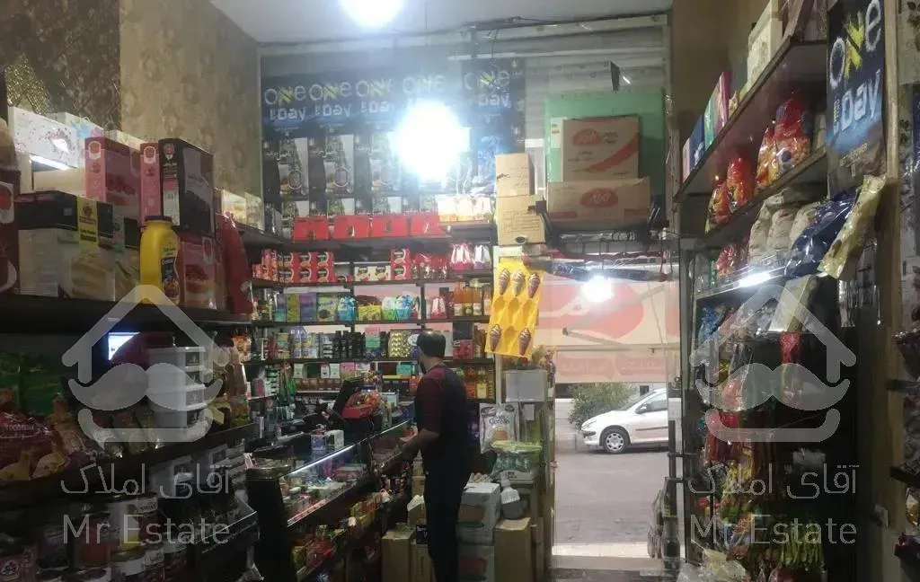 ۵۰ متر بر خیابان اصلی