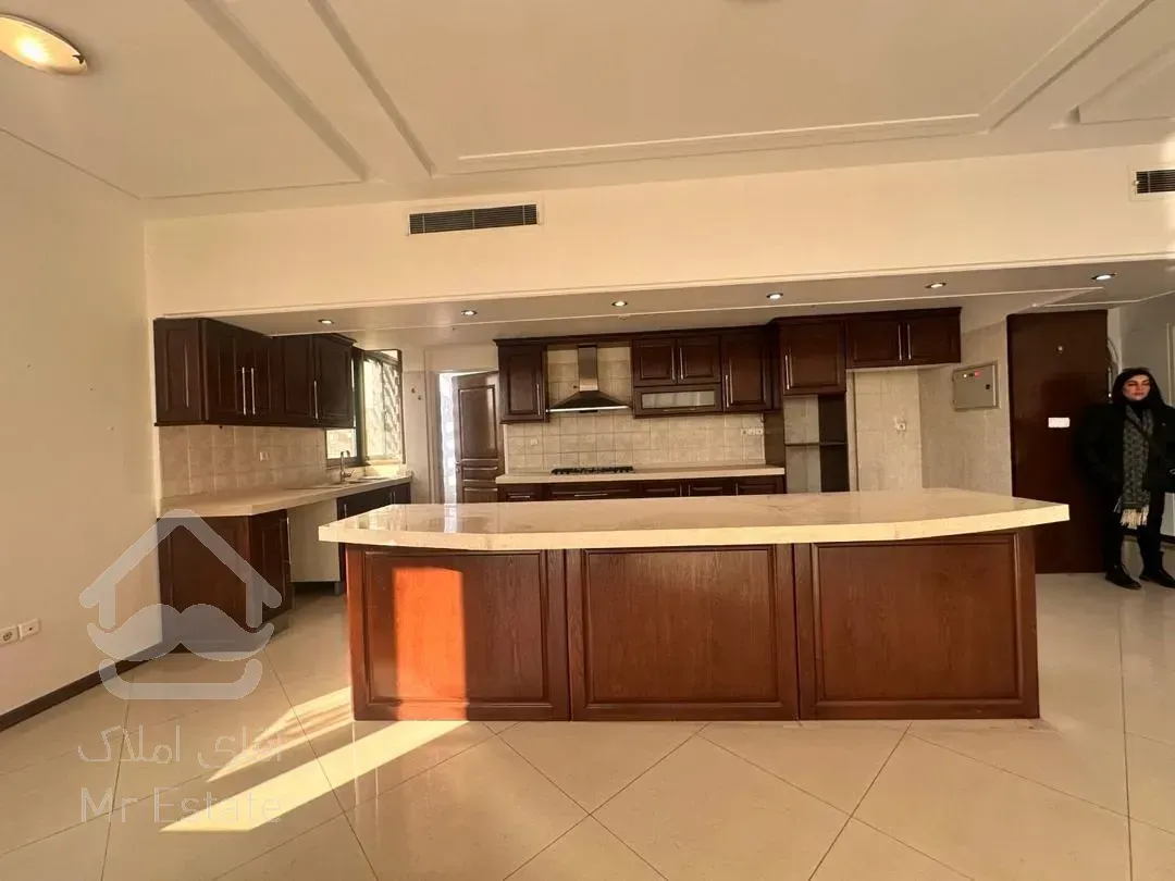 فروش اپارتمان 195 متری زعفرانیه