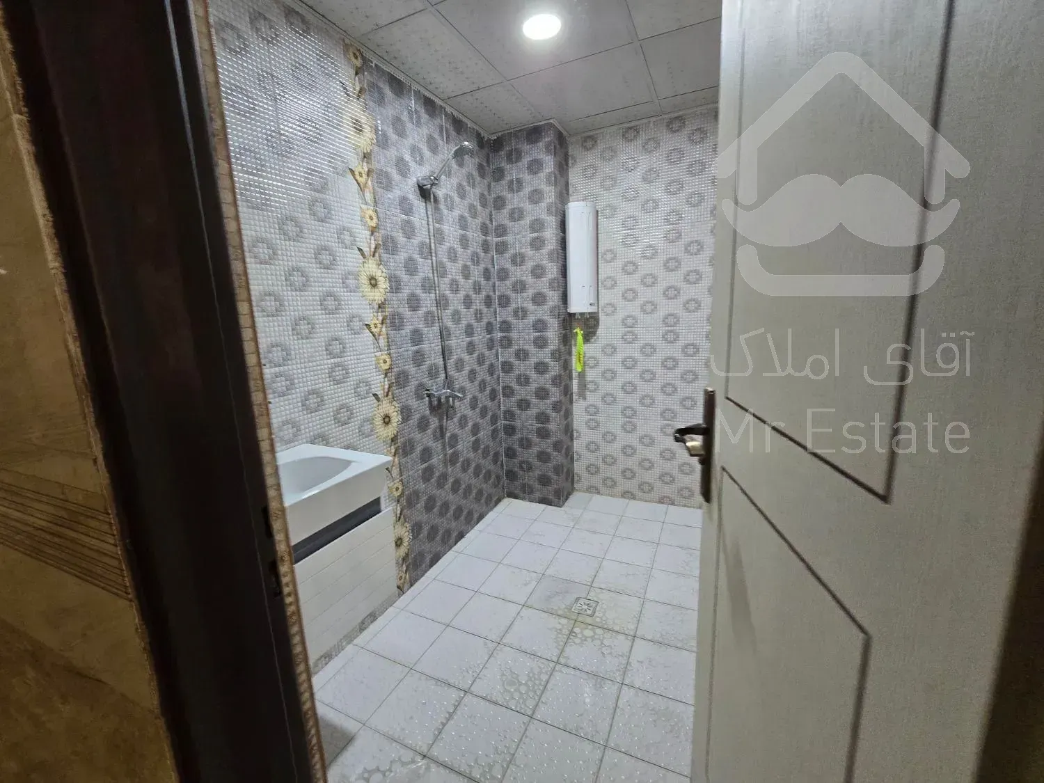 120مترسعادت آباد*موقعیت اداری* تکواحدی*تابلوخور