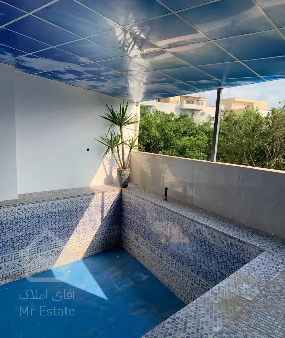 فروش ویلا۱۶۰ متری با استخر وباغچه در محمود آباد