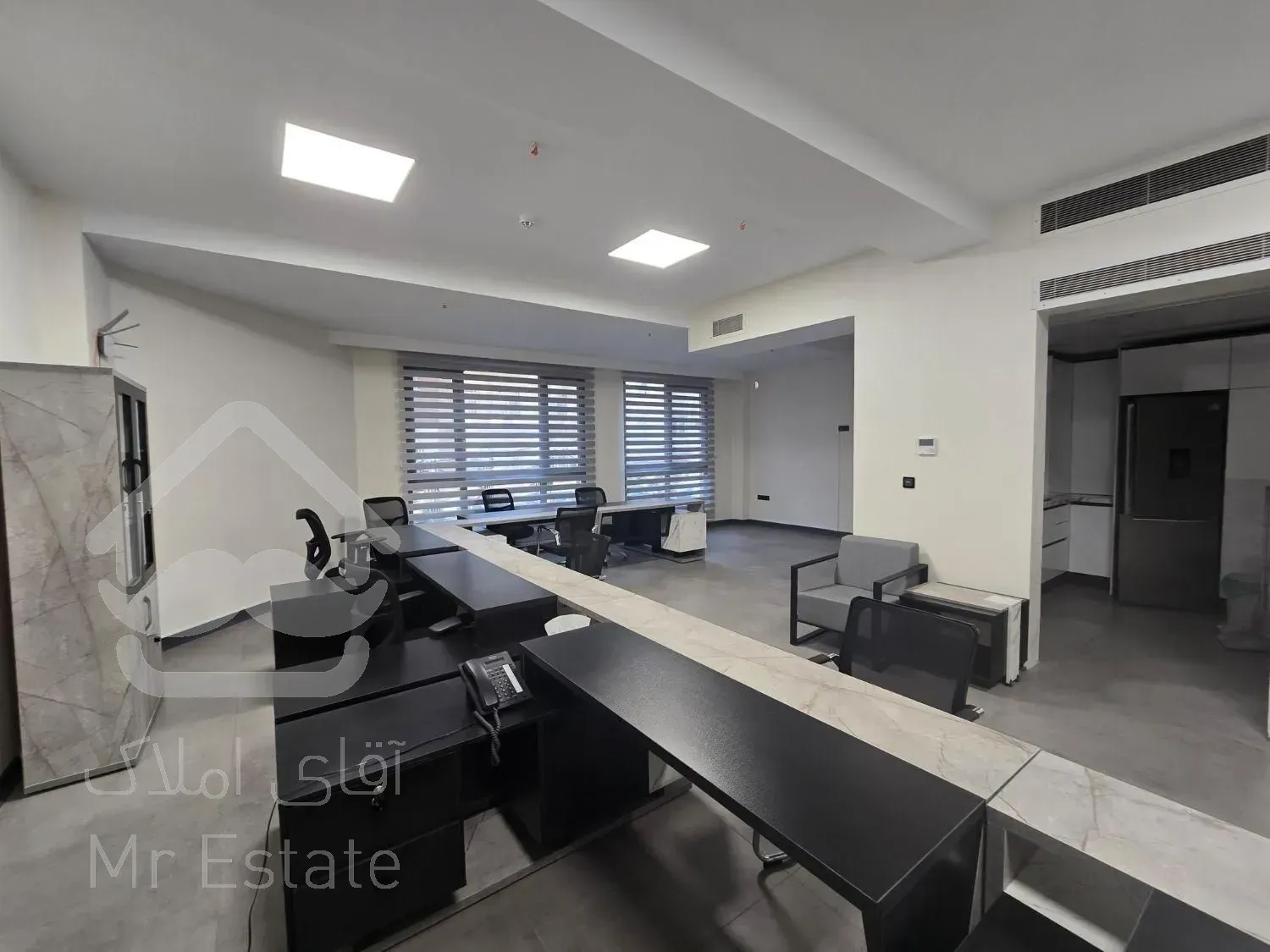 ۱۰۰مترشهرک غرب*برج اداری نوساز*۲پارکینگ*اداری