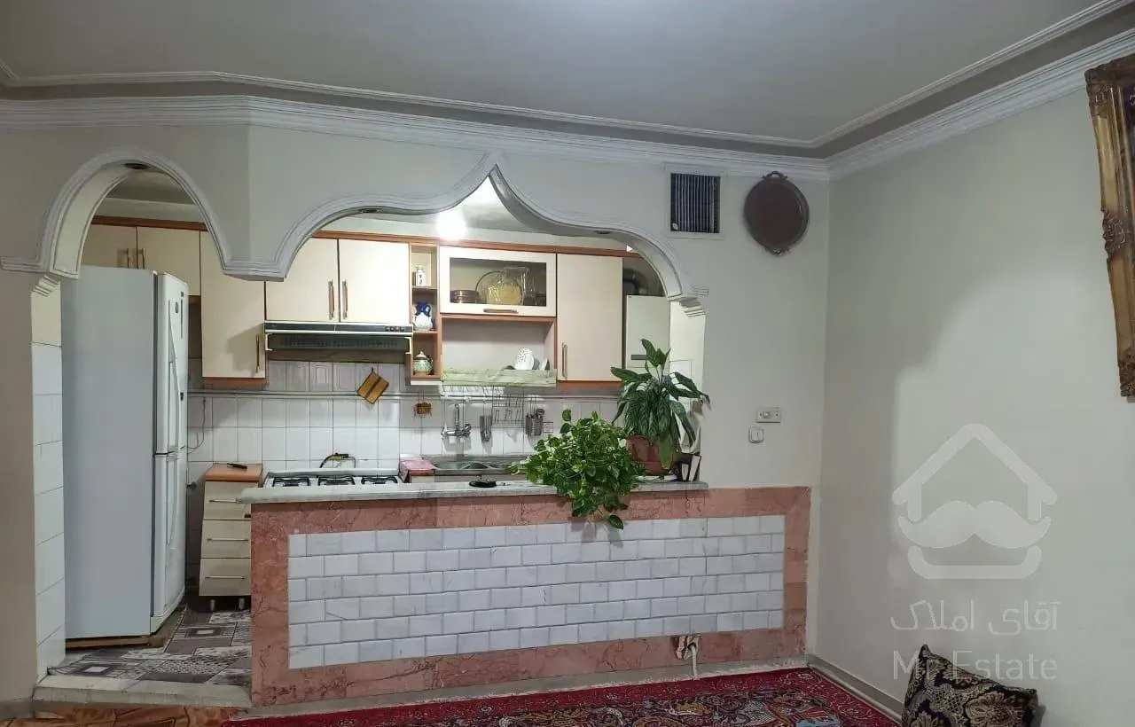 کوچه سوم بهشتی طبقه دوم دسترسی به خیابان اصلی