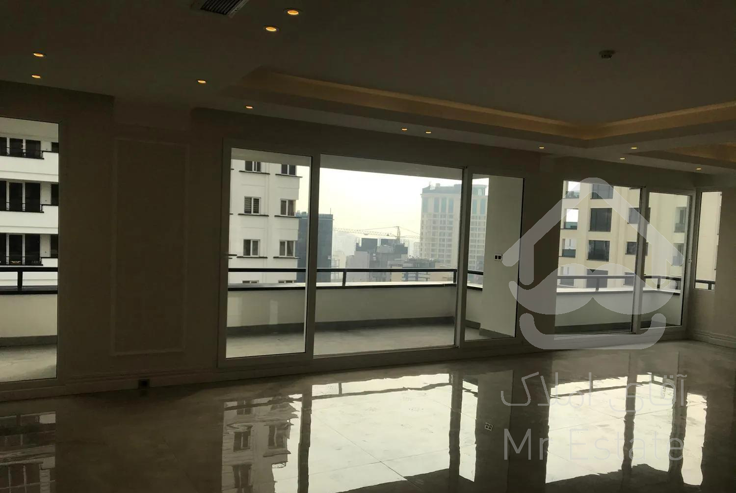 اپارتمان۱۸۰مترویودار۱۵مترتراس*مشاعات ابی فعال