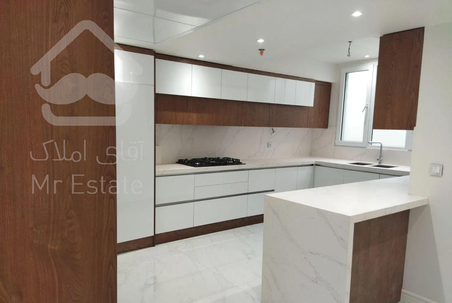 قلهک۹۰متر/فول امکانات/اعیان نشین/نوسازی شده