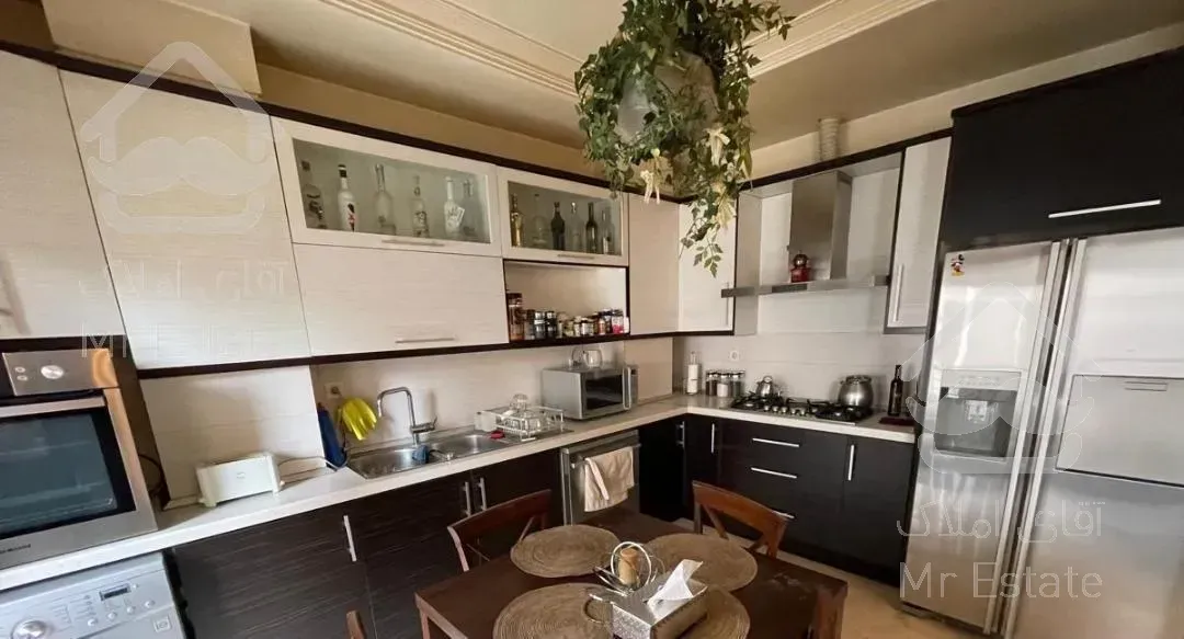 ۱۳۷ متر ۳ خواب ( تکمستر ) ۲پارکینگ/نور جنوب و شمال