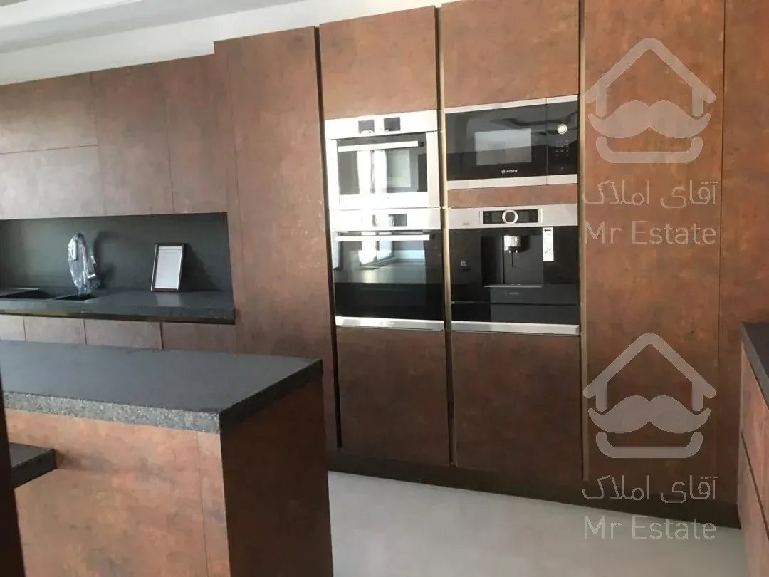 آپارتمان ۳۵۰متر نیاوران ۴خواب نوساز فول فرج باغ ویو تراس