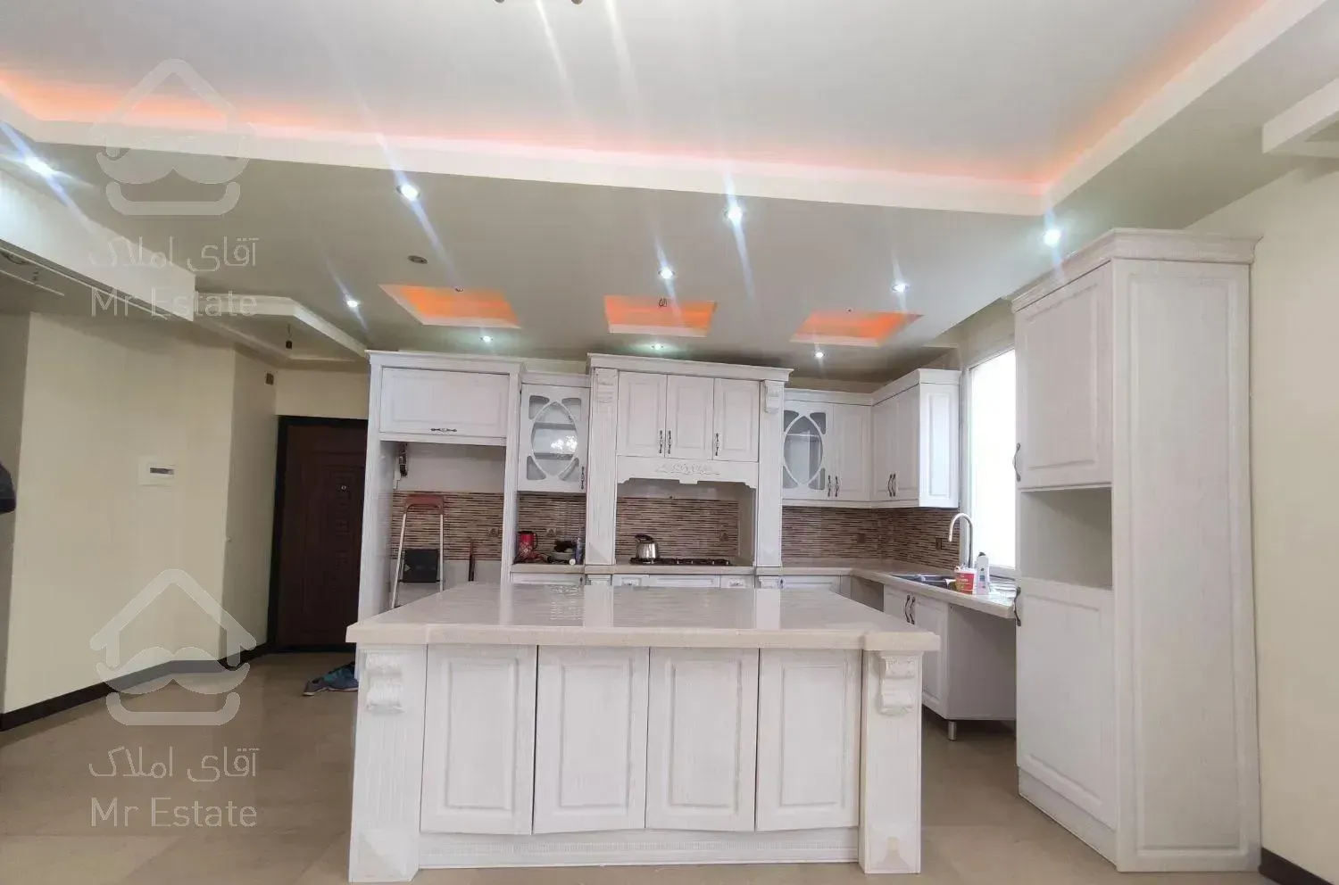 اختیاریه‌شمالی ۱۱۰متر دوخواب نوساز غرق نور