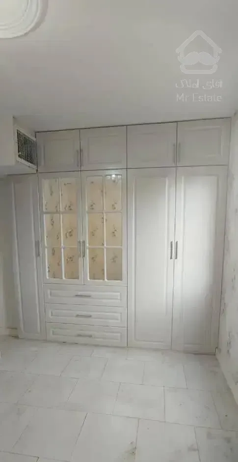 تک خواب. بازسازی شده. رو به نما.