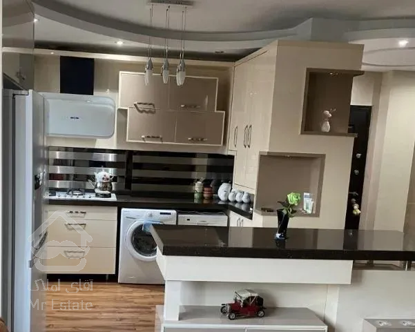 ۹۵ متر*خوش چیدمان*دو پارکینگ سندی