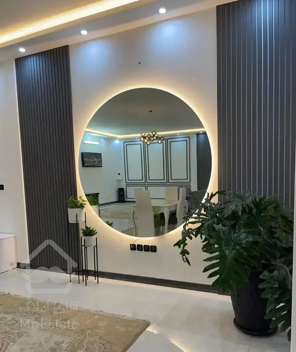 ۱۲۸متر/پشت حاشیه وکیل اباد/طبقه ۵/فول امکانات