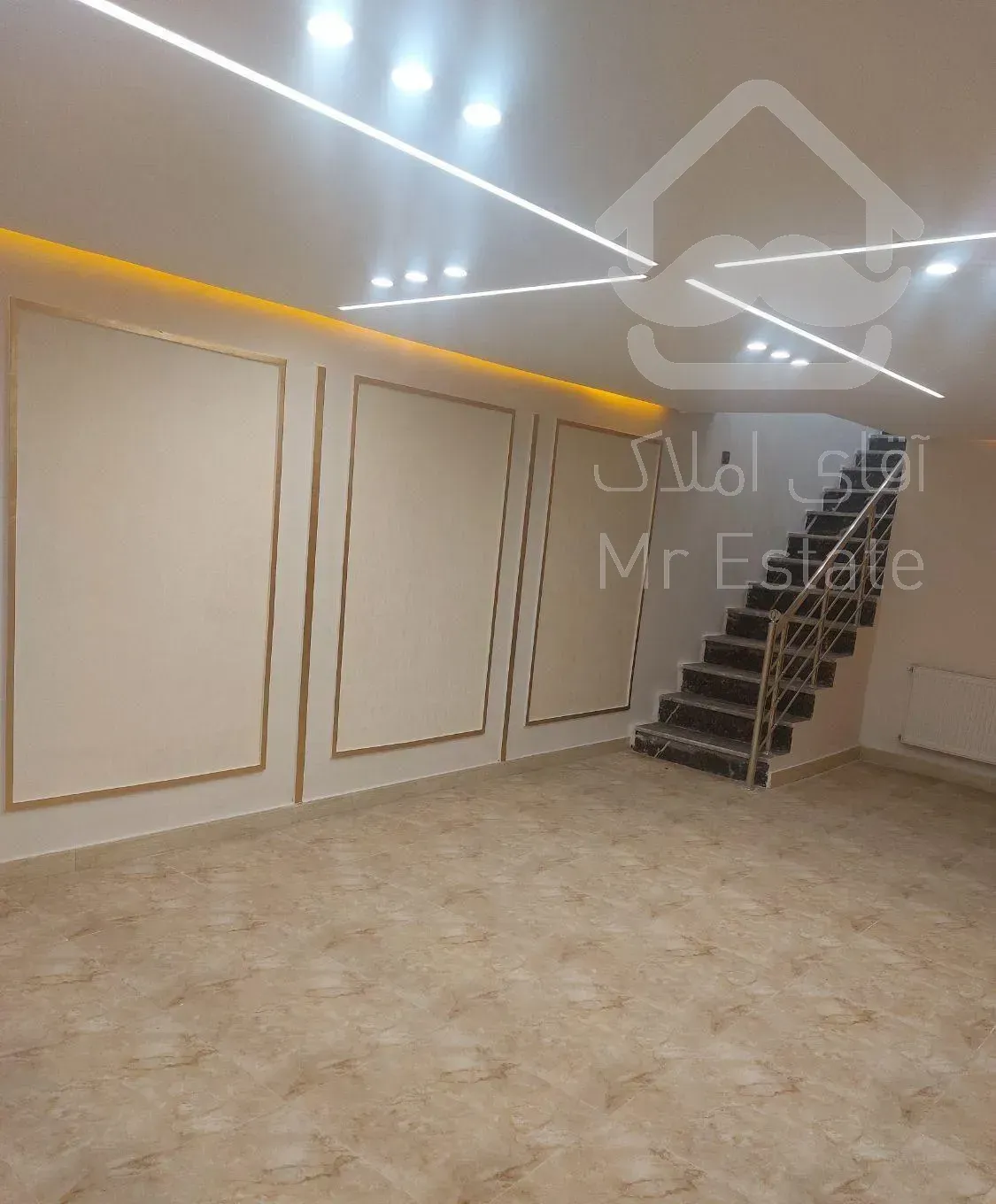 آپارتمان ۱۳۵ متر حیاط دار