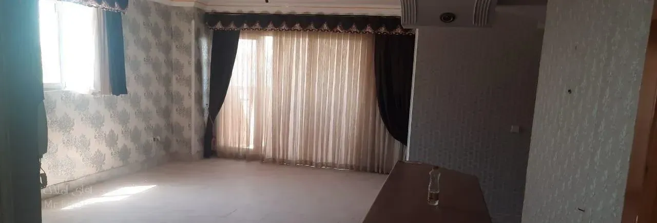 آپارتمان دو‌ خواب بر خیابان اصلی گلخانه