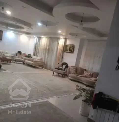 آپارتمان ۲۰۰متری/سه خواب/لوکیشن برند طالقانی