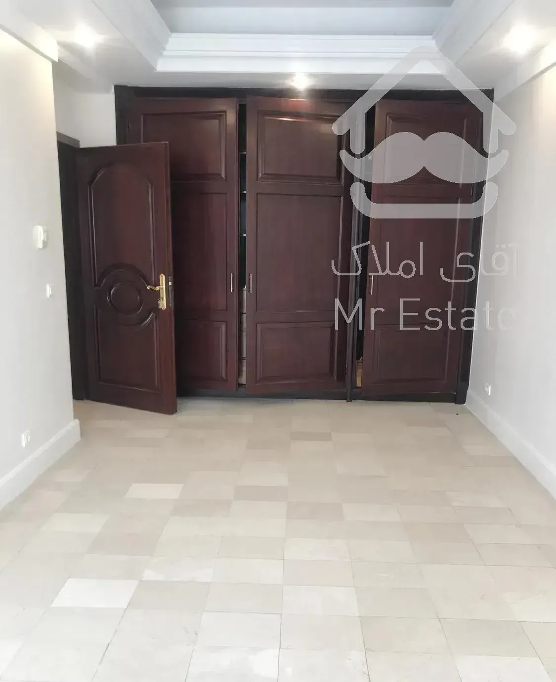 ٢٣٠متر٤خوابه٨ساله فول با٢پارکینگ