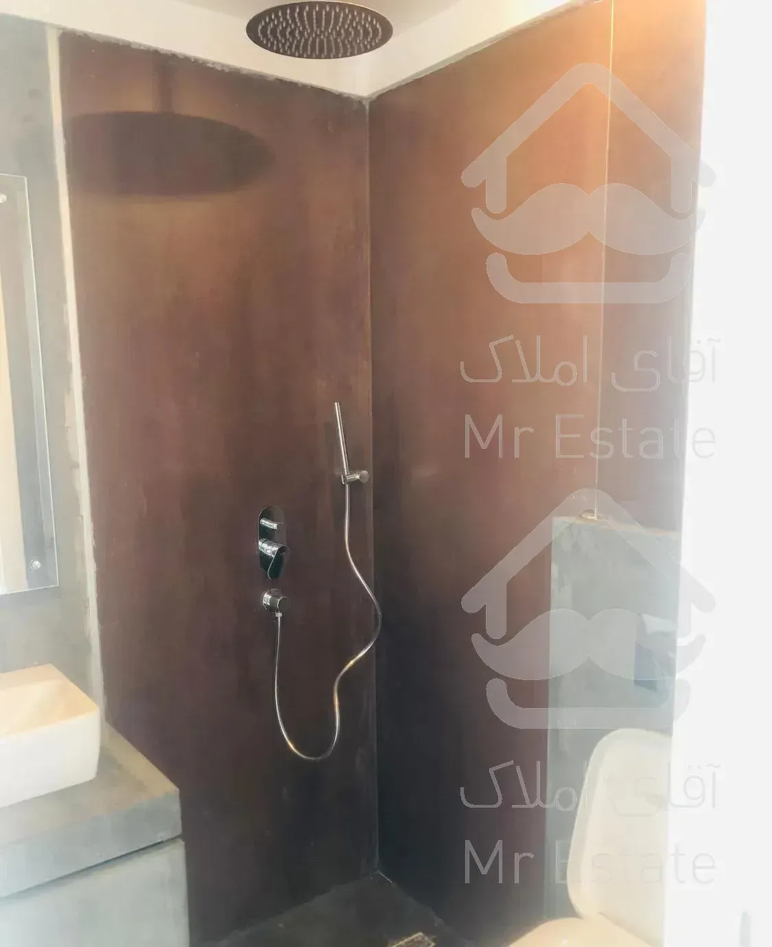 شیخ بهایی جنوبی ۱۳۰ متر ۳خواب