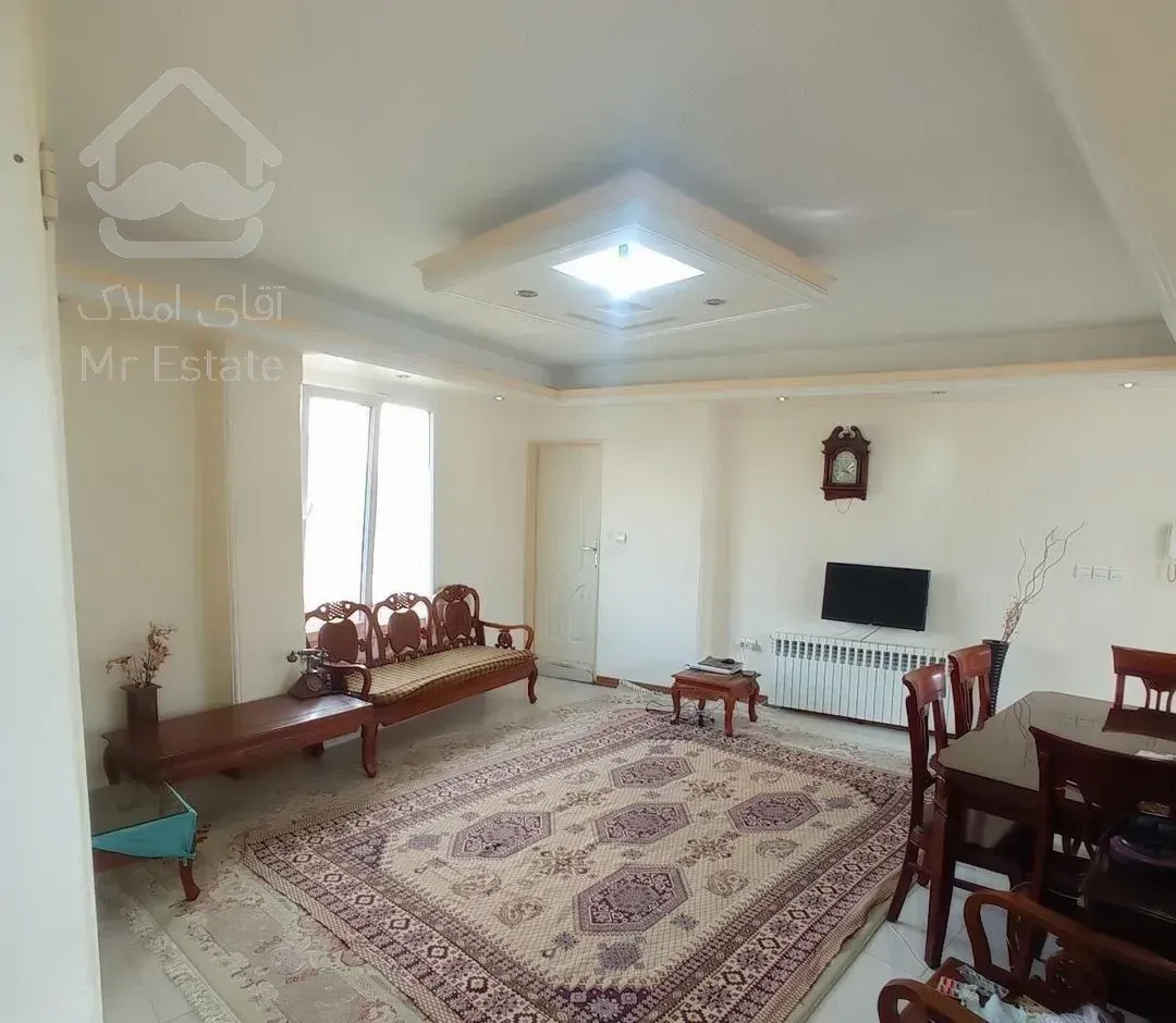 ۱۴۰متر در سه طبقه دوبلکس یکجا فروشی دارآباد