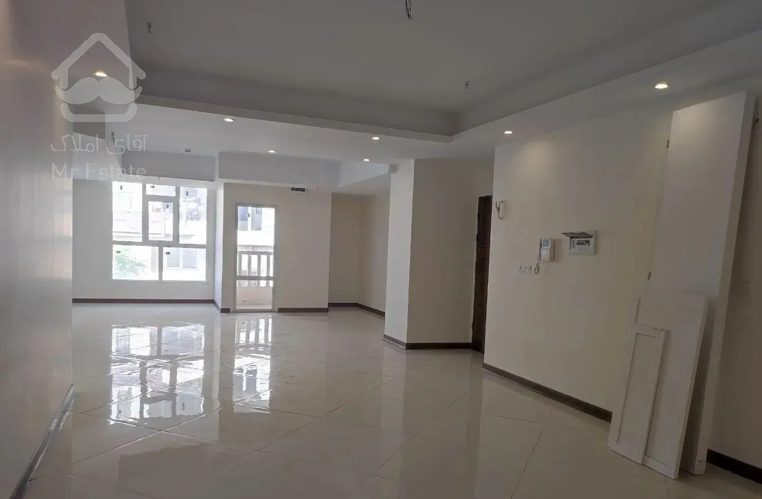 130متر کلید نخورده تاپ لوکیشن