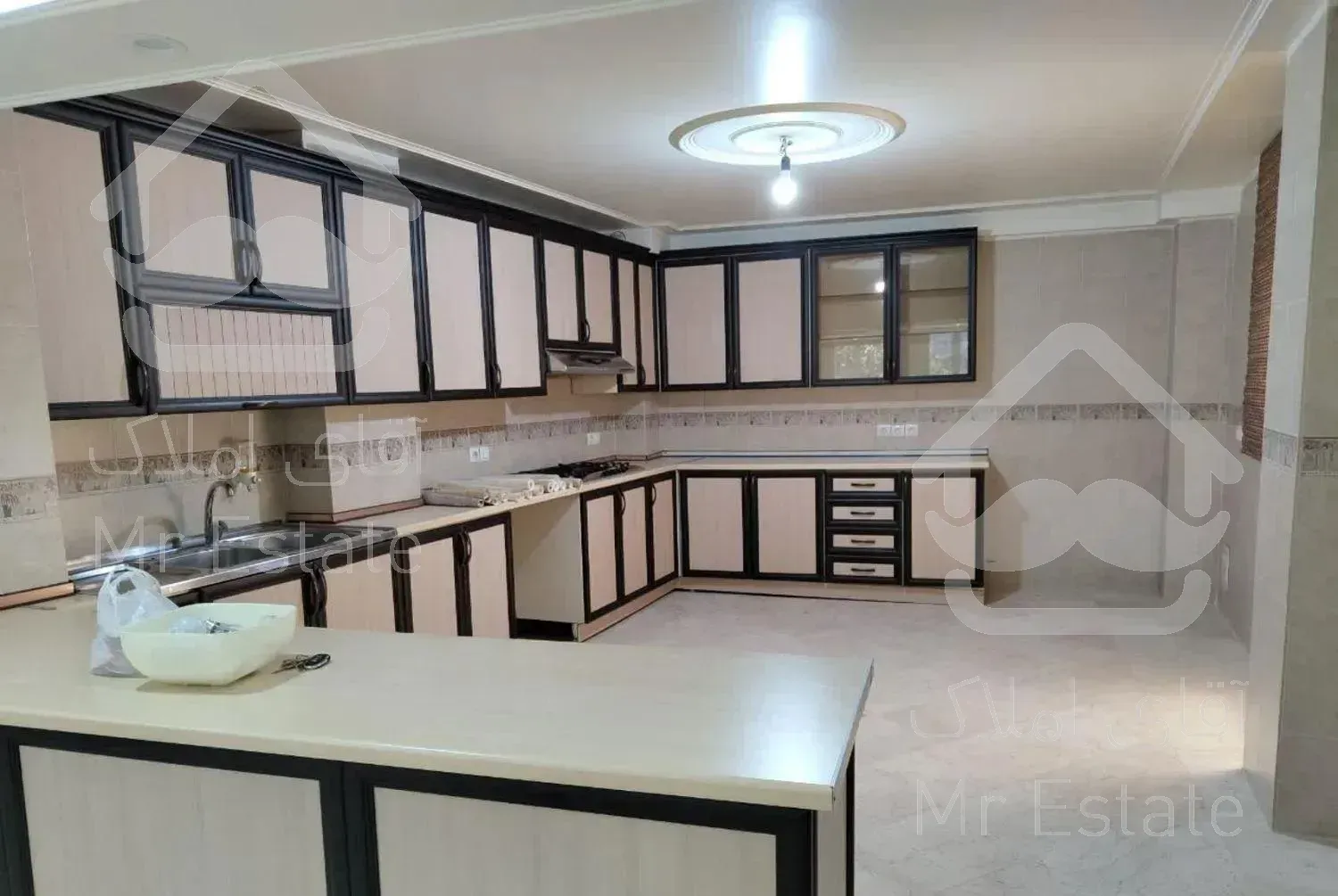 ۱۵۴ متر ۳ خواب سالن سرتاسر پرده خور دریاچه چیتگر