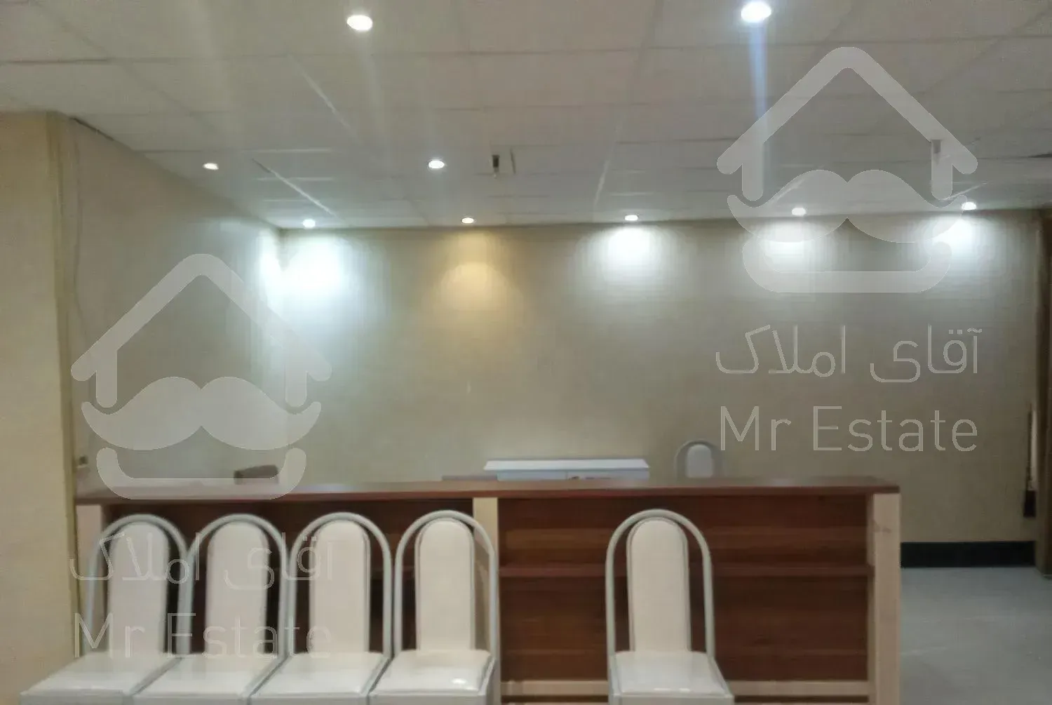 ۱۰۰متر فلت داخل لابی برج/جهت اموراداری وبازرگانی