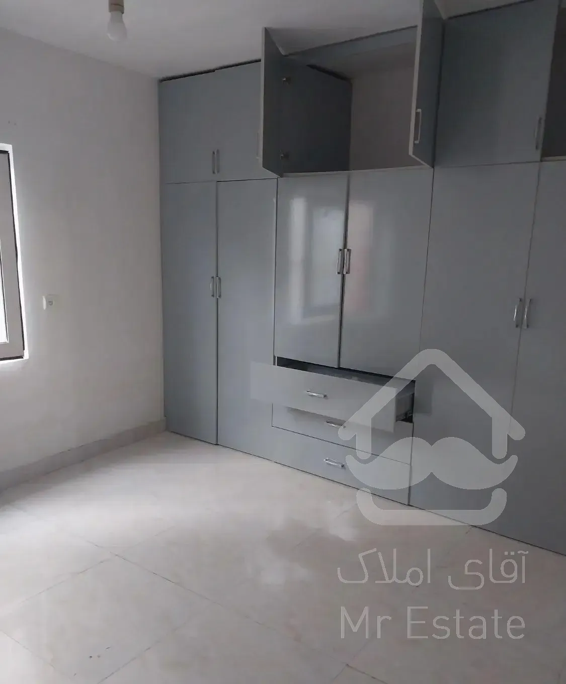 همکف از دو واحد130متری حیاط پارکینگ کولر برخیابون