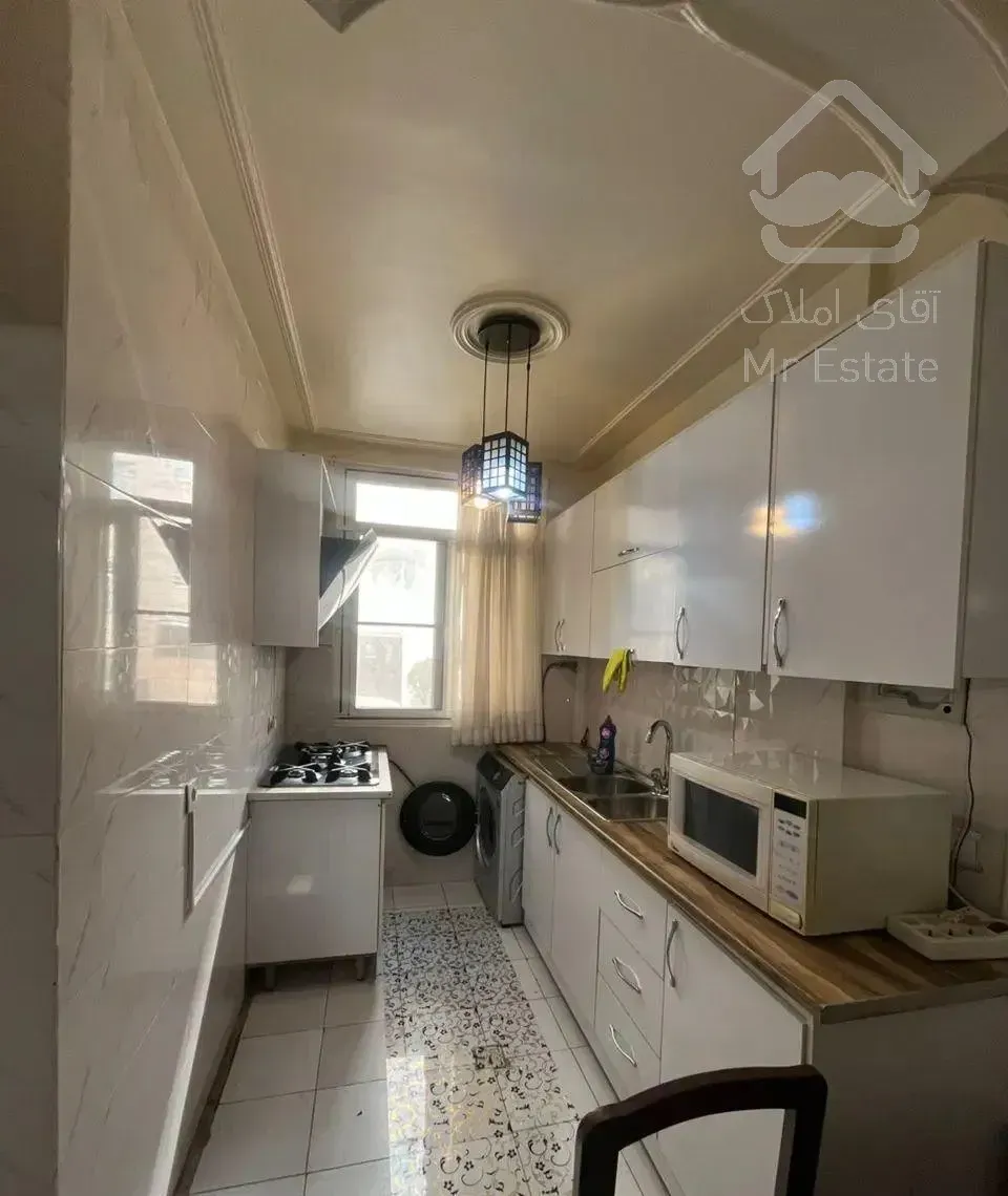 ۵۷متر۱خ/غرق آفتاب/بازسازی/پارکینگ‌سندی/طبقه‌اول