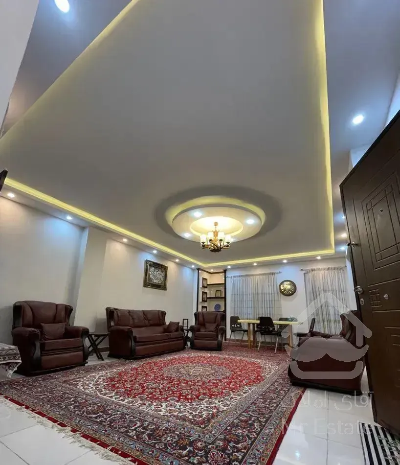 ۱۱۳ متر تک واحد طبقه سوم تاپ لوکیشن/میدان معلم