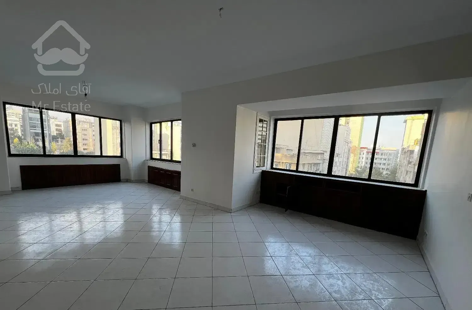 اجاره/۲۰۰متر۳خوابه/برج های ونک پارک