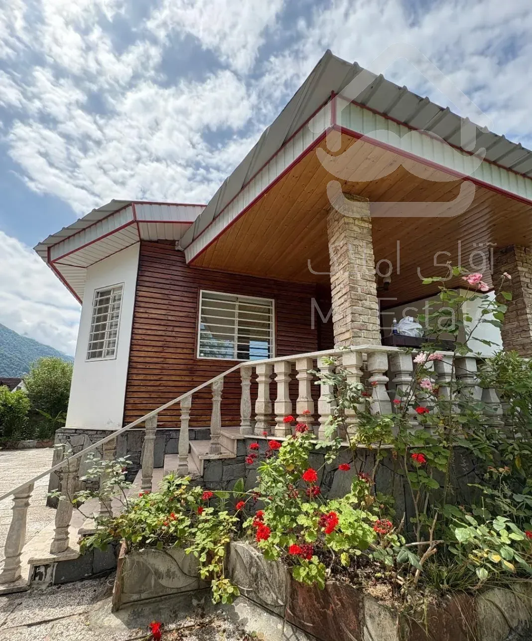 ویلا/چلندر/۳۱۰ متری/جواز و سند