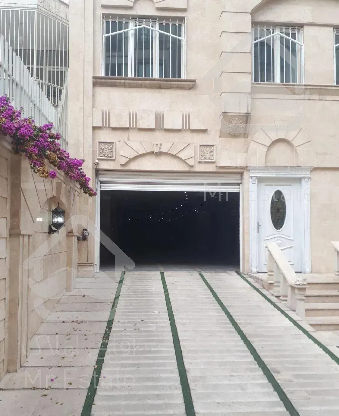 میرداماد - بلوار مینا 130متر/طبقه پنجم /اعیان نشین