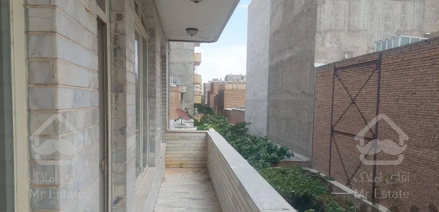 فروش حیاط ۳ طبقه جنوبی رسالت فجر