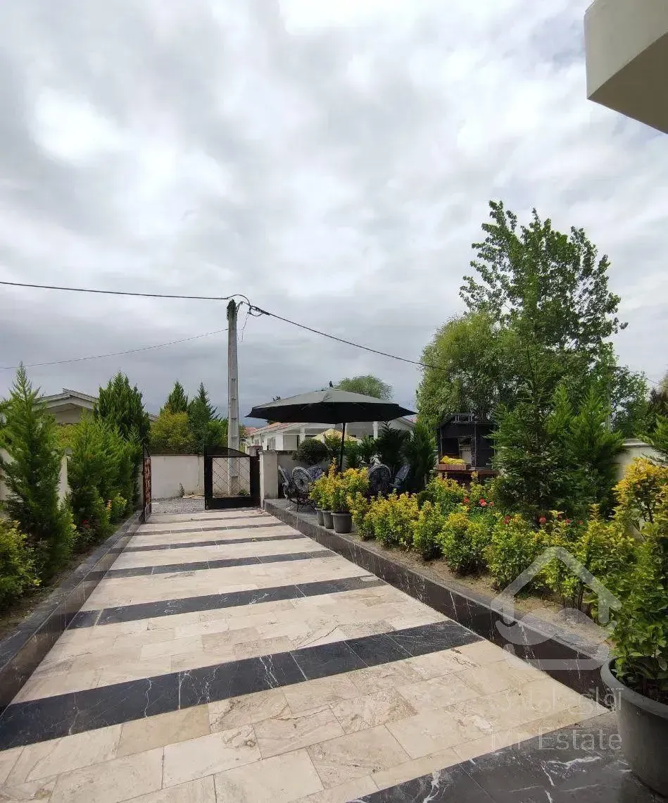 ویلامدرن۲۰۰متری ۳خواب*سند دار*شهرک تهرانی نشین