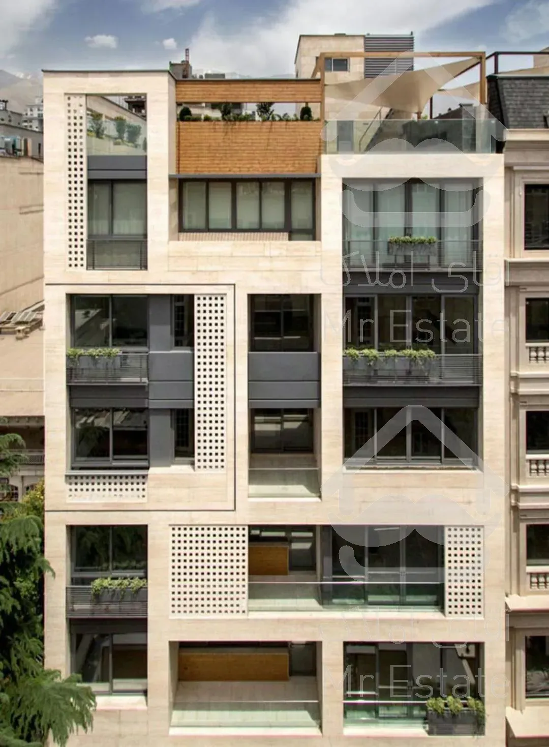 125متر الهیه نوساز تک واحدی طبقه5 قابل سکونت