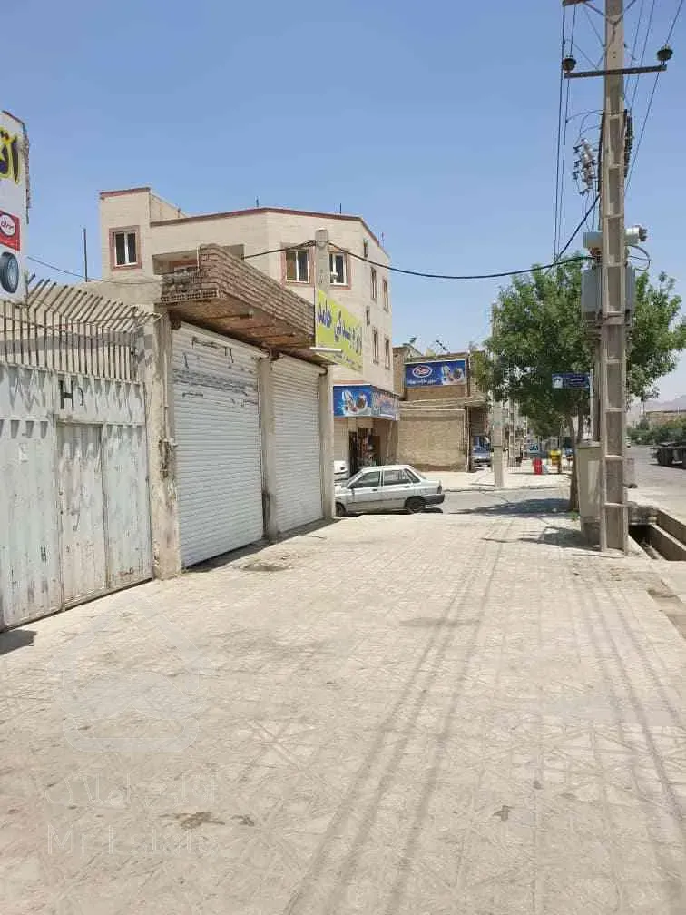 ۶۰۰متر مربع گاراژ و تجاری