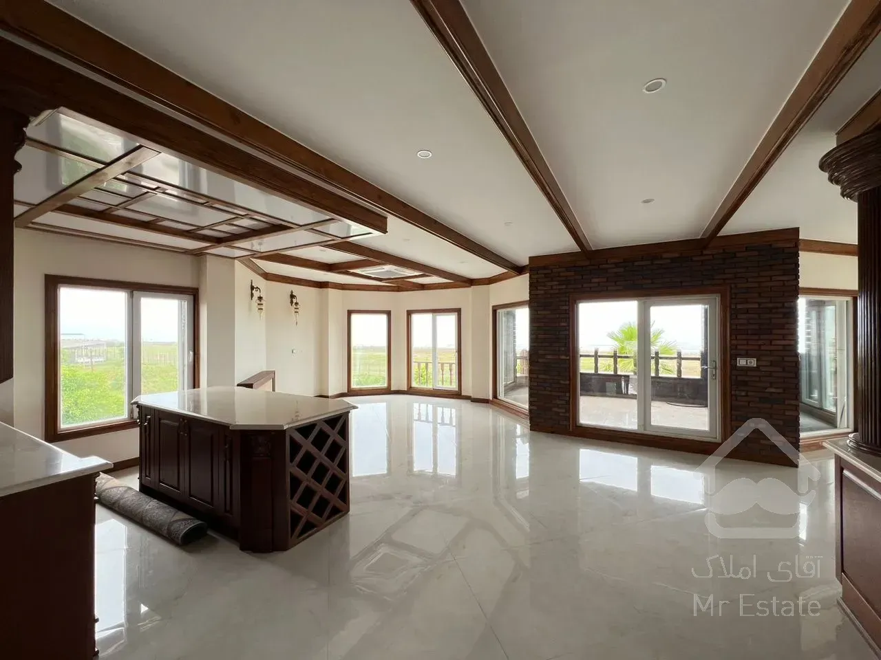 فروش ویلای ۶۰۰ متری دوبلکس استخردار شهرک ساحل قو