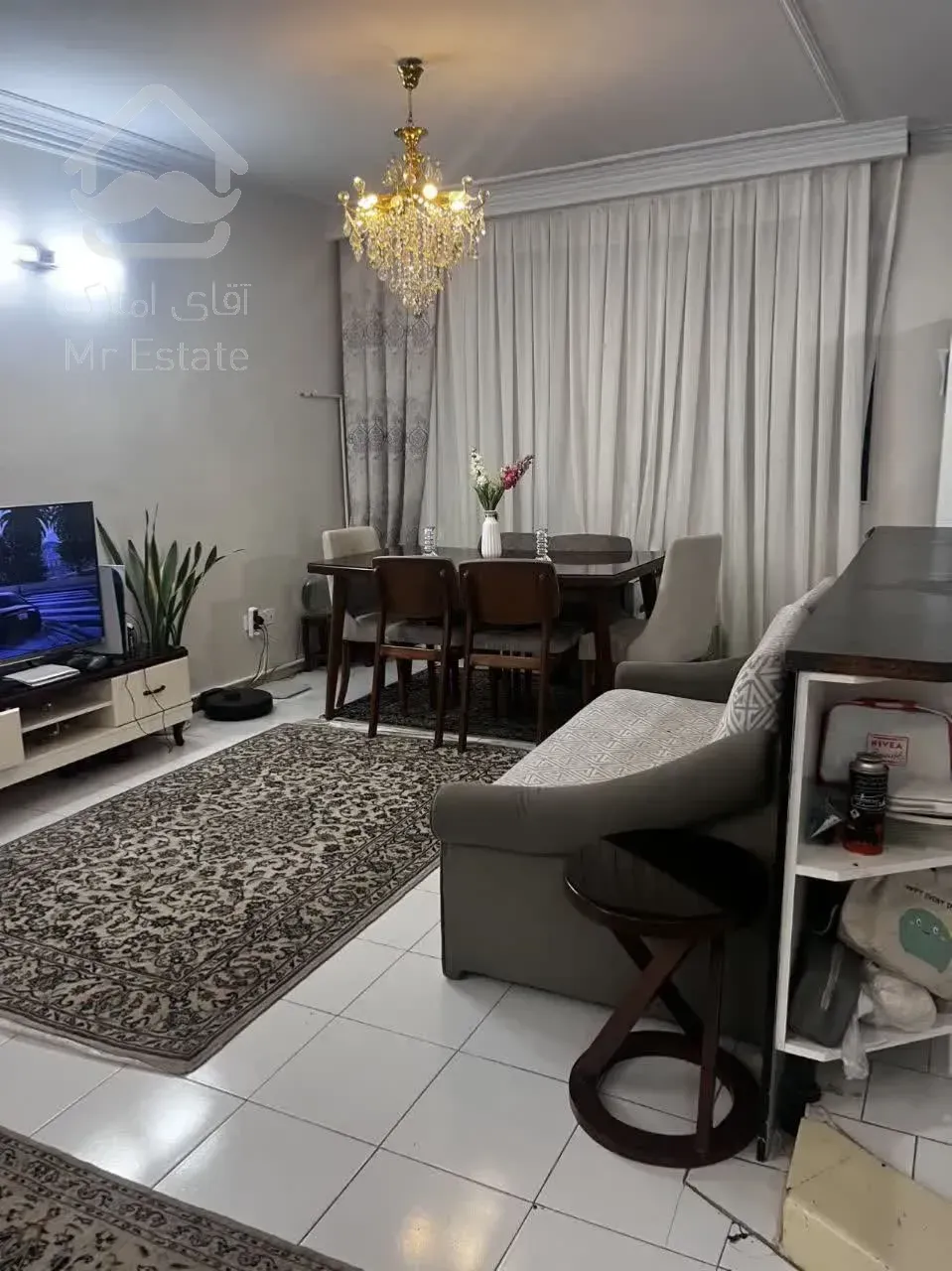 یک واحد ۸۴ متری واقع در خیابان ایران