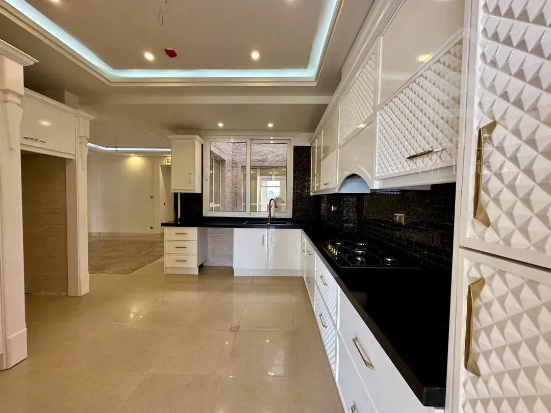 فروش اپارتمان 172 متری زعفرانیه